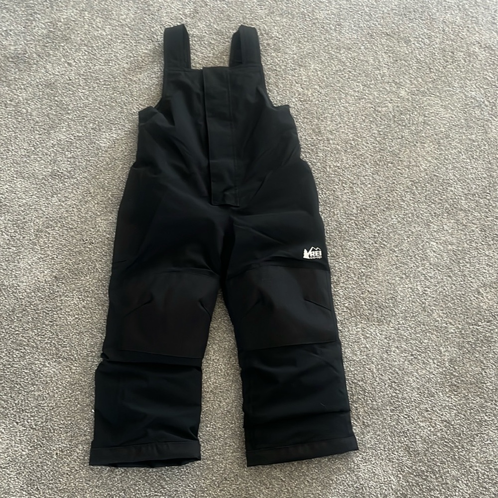 REI black snow pants